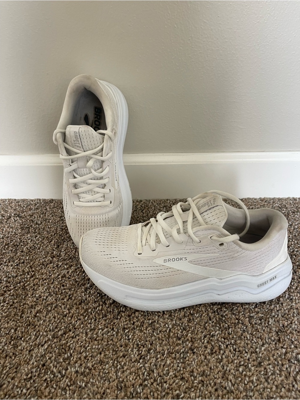 Brooks ghost max 2 women’s Running Shoes in White